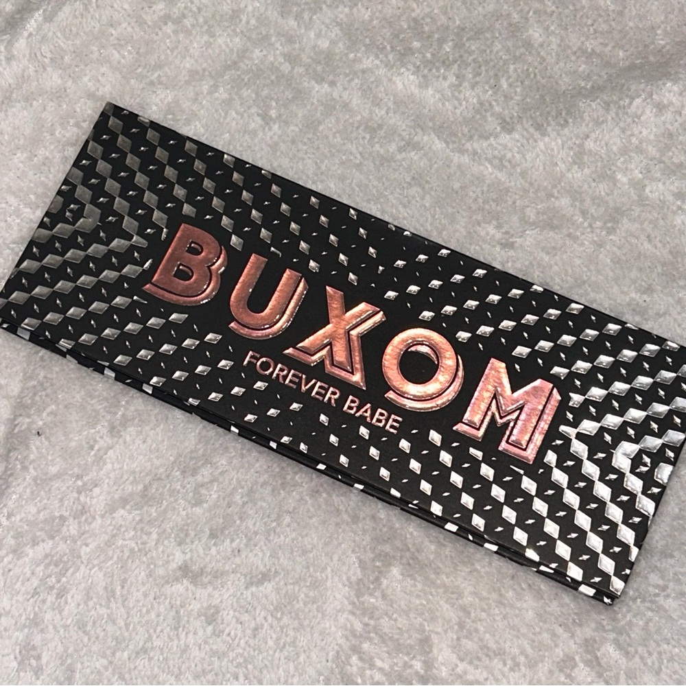 Buxom Forever Babe Palette in Black and Rose Gold